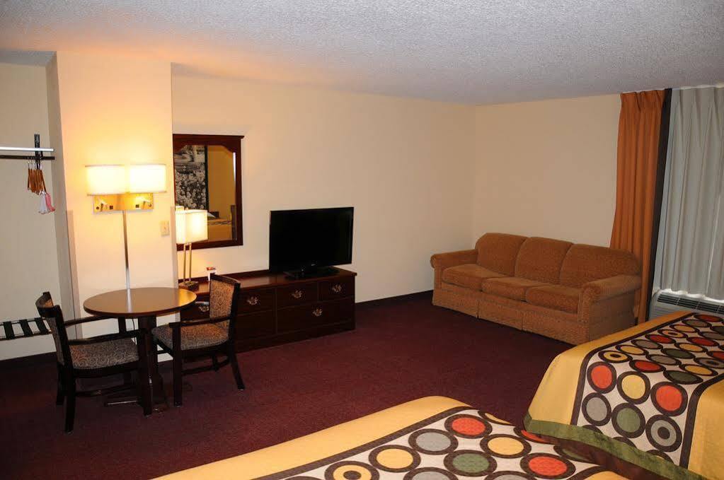 Boarders Inn And Suites By Cobblestone Lamar Missouri Εξωτερικό φωτογραφία